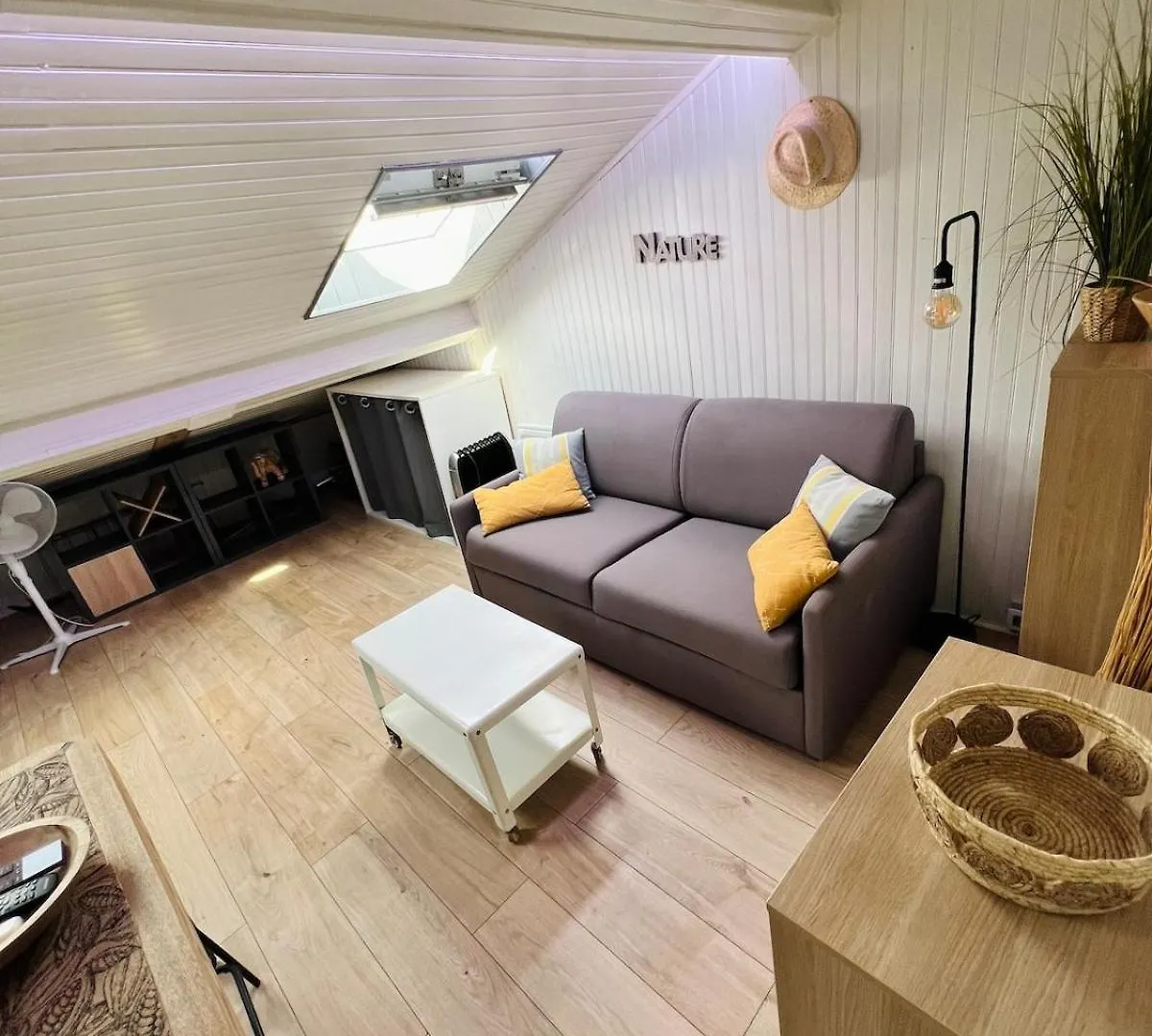 Charmand Studio Mansarde Dans Le Centre Ville De Cannes 0*,  France