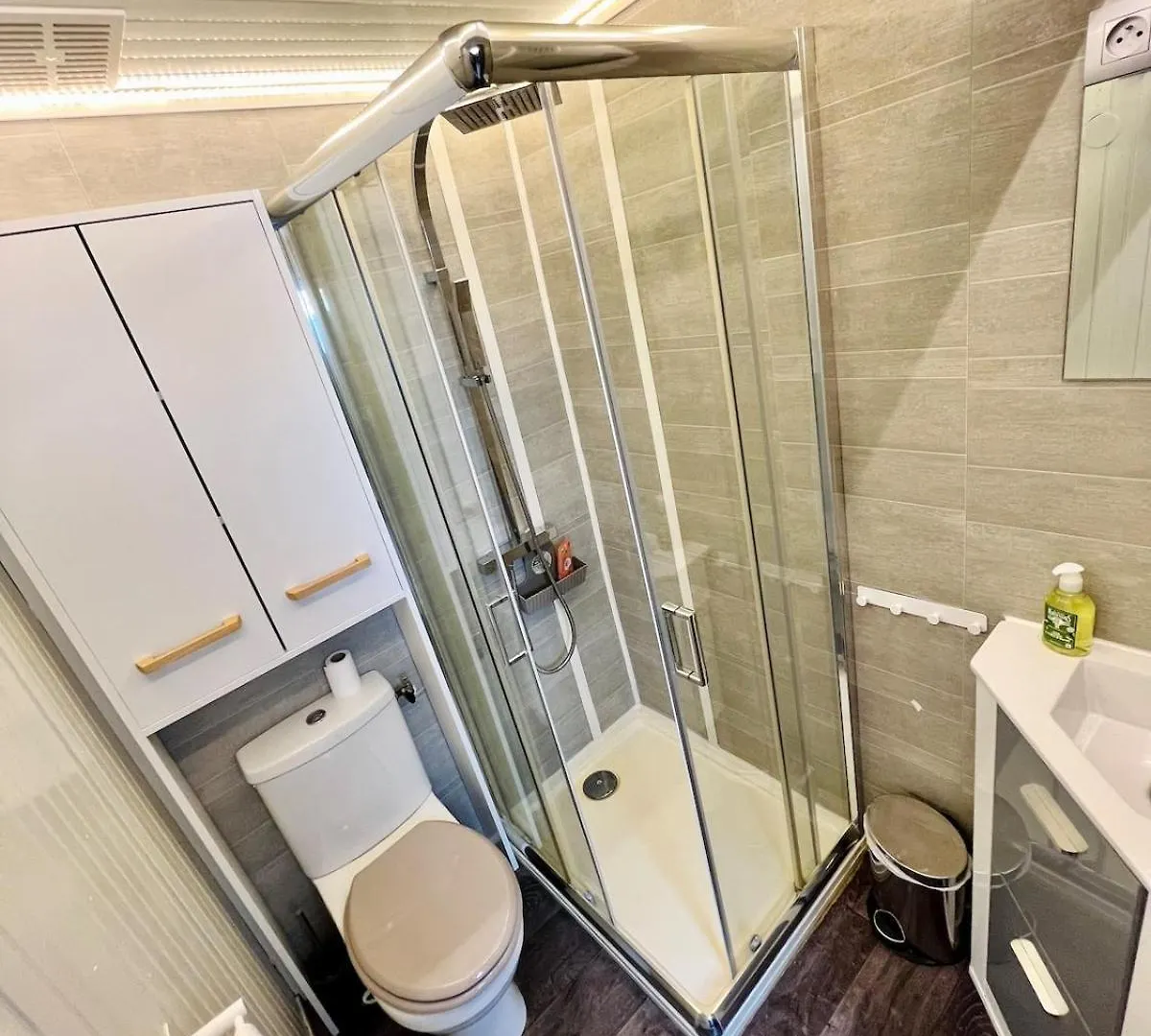Charmand Studio Mansarde Dans Le Centre Ville De Cannes Apartment