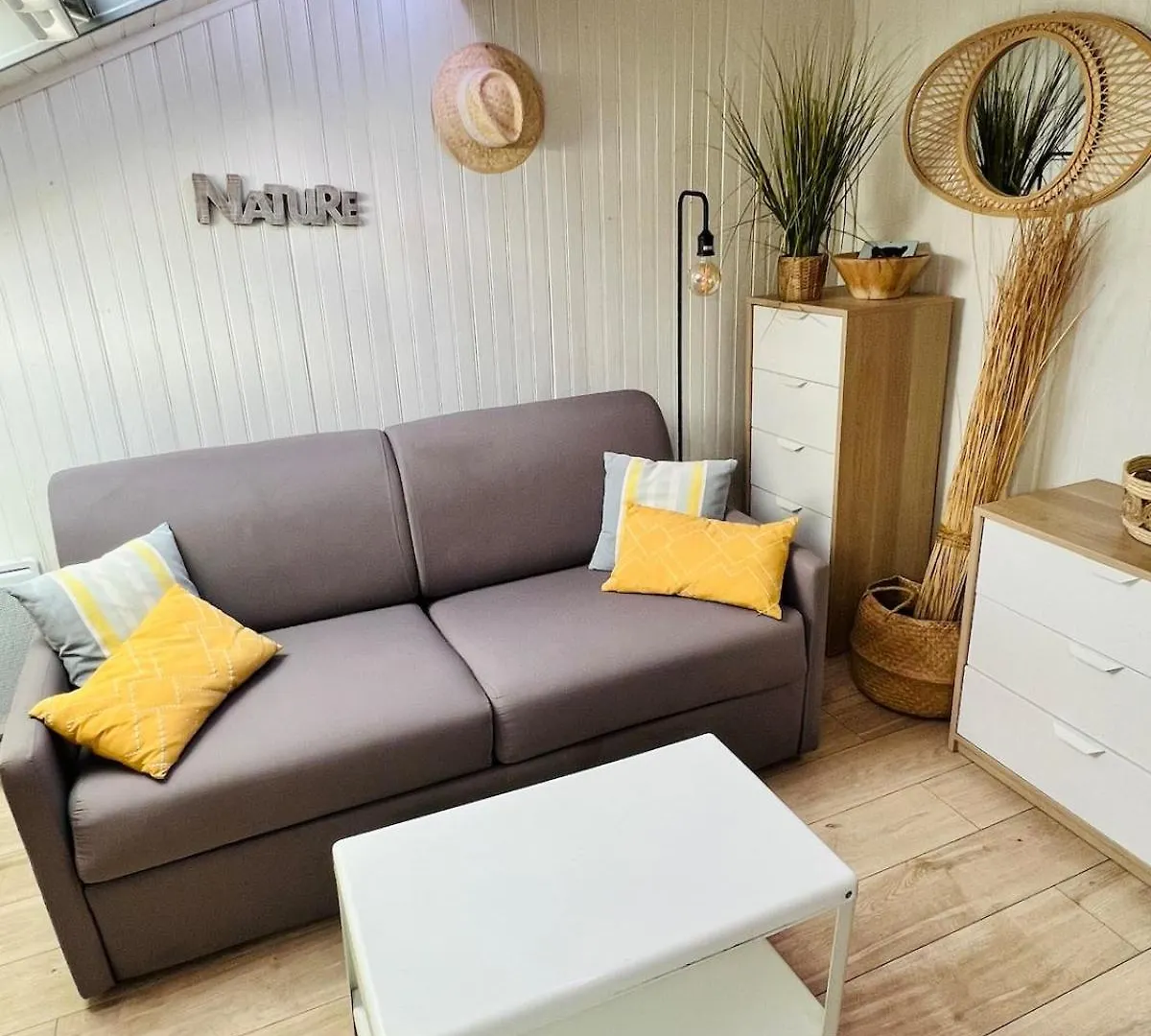 Apartment Charmand Studio Mansarde Dans Le Centre Ville De Cannes France